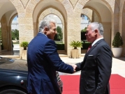 في محاولة لتهدئة التصعيد في الضفة: سعي إسرائيليّ لعقد لقاء بين لبيد والملك عبد الله 