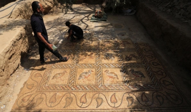 غزّة: اكتشاف أرضيّات فسيفسائيّة تعود للعهد البيزنطيّ
