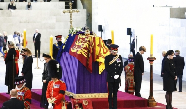 بمشاركة مئات من قادة العالم: بريطانيا تستعد لتشييع جنازة الملكة إليزابيث