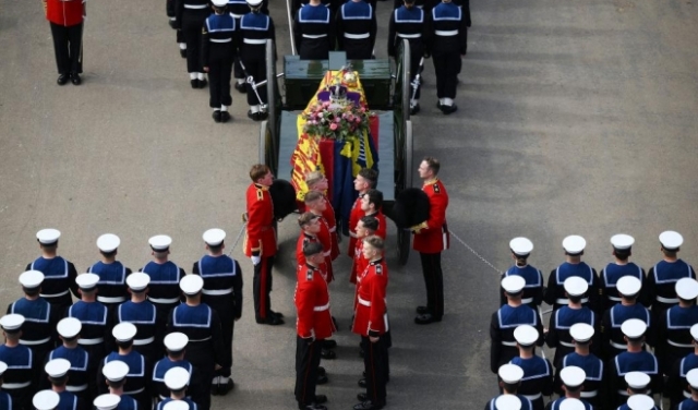 بريطانيا والعالم يودّعان الملكة إليزابيث في جنازة مهيبة