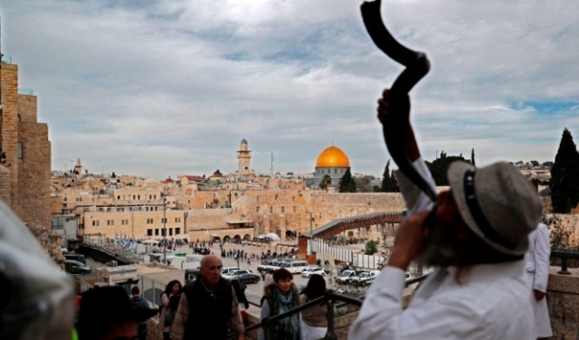 محكمة إسرائيلية تسمح بنفخ البوق بمقبرة إسلامية ملاصقة لـ