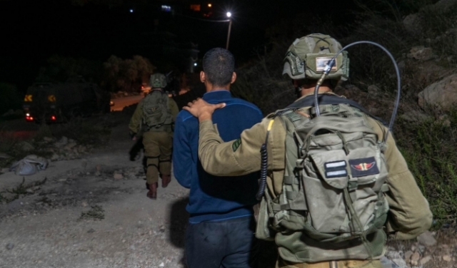 اعتقالات بالضفة واستهداف نقاط عسكرية للاحتلال قرب نابلس والخليل
