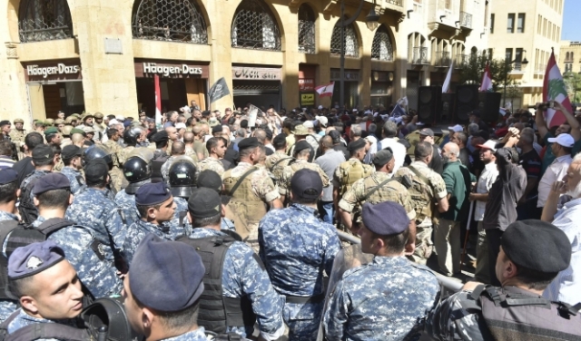 لبنان: عسكريون متقاعدون يحتجون على ظروف المعيشة والشرطة تقمع