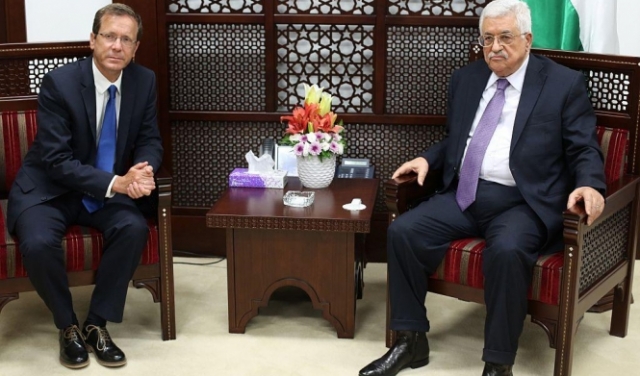 الرئيس الفلسطيني يهاتف الرئيس الإسرائيلي 