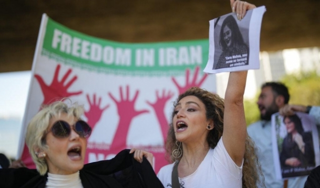 إيران: تواصل الاحتجاجات للأسبوع الثالث إثر وفاة مهسا أميني