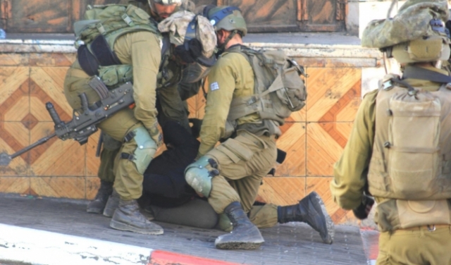 الاحتلال يعتقل 7 أشخاص بينهم طفل في بيت لحم والخليل