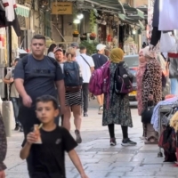 تجار من القدس: الاحتلال ينتهز الأعياد اليهودية لتشديد الخناق وفرض السيطرة