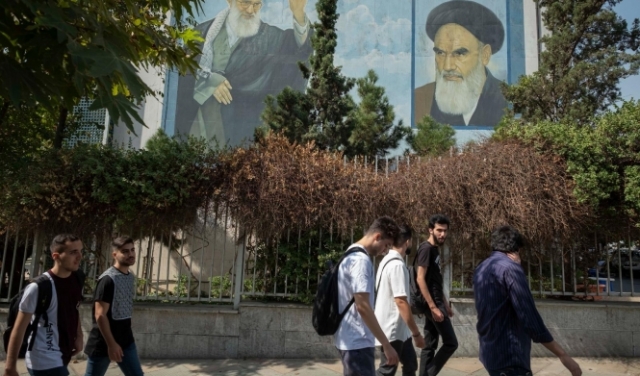 جامعة إيرانية تنتقل للتعليم عن بُعد إثر مظاهرة طلابية ضد النظام