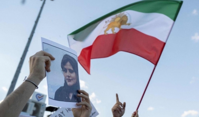 الاحتجاجات الإيرانية: واشنطن تفرض عقوبات على طهران والأخيرة تندد