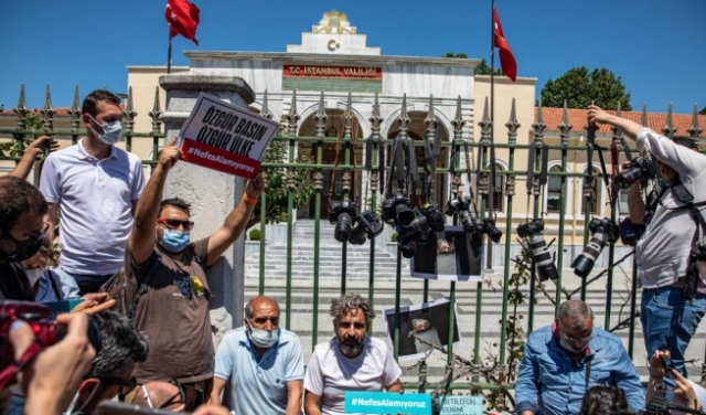 تركيا: الصحافيّون يندّدون بمشروع قانون يعاقب 