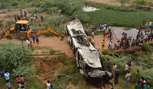 الهند: مصرع 31 شخصا على الأقل إثر سقوط حافلة في واد 