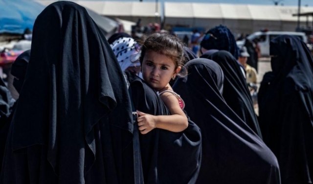ألمانيا تعيد مجموعة من النساء والأطفال من مخيمات سورية