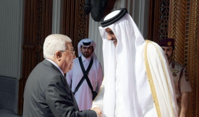 عباس وأمير قطر يبحثان العلاقات الثنائية والمستجدات الفلسطينية