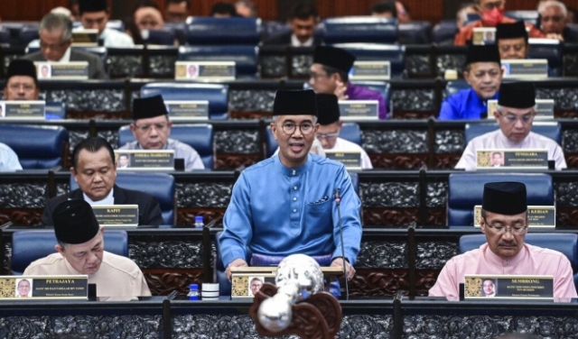 ماليزيا: رئيس الوزراء يحل البرلمان ويدعو لانتخابات مبكرة