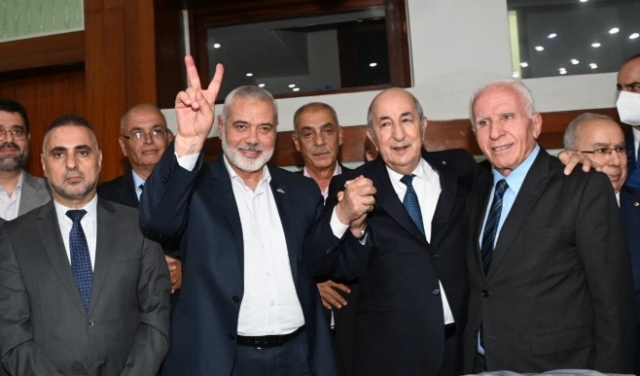 الفصائل الفلسطينيّة توقّع اتفاق مصالحة في الجزائر