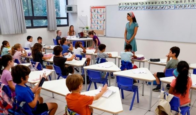 اتفاقية الأجور الجديدة: رفع أجر معلم مبتدئ لـ9000 شيكل