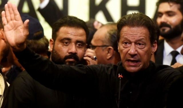 منع رئيس وزراء باكستان السابق من الترشح لأي انتخابات لخمس سنوات
