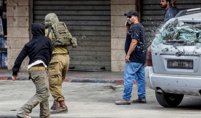 للتهرب من جرائمه: الجيش الإسرائيلي يتهم المستوطنين الإرهابيين بإشعال الضفة