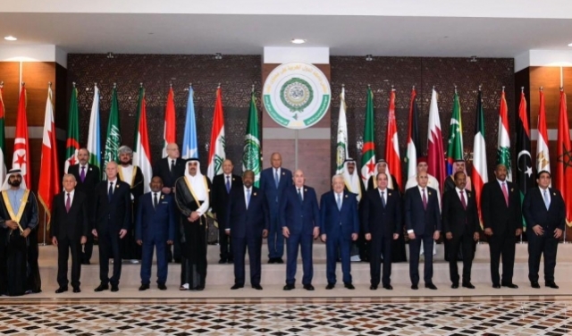 إعلان قمّة الجزائر: التأكيد على مركزيّة القضيّة الفلسطينيّة ودعوة لحلّ سياسيّ في سورية