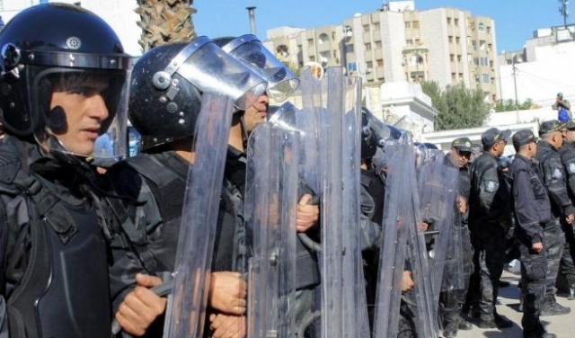 تونس: سجن 12 أمنيا لمدة سنتين في قضية وفاة مشجع رياضي