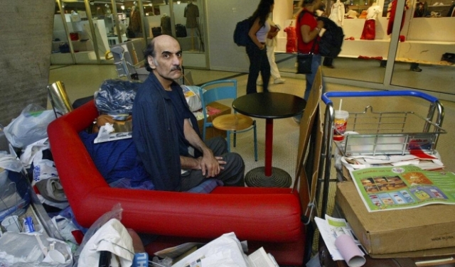 وفاة إيراني بعد 18 عاما من إقامته بمطار في باريس