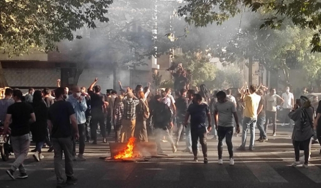 إيران تتهم أجانب في الاحتجاجات: مجلس حقوق الإنسان يلتئم في 24 نوفمبر
