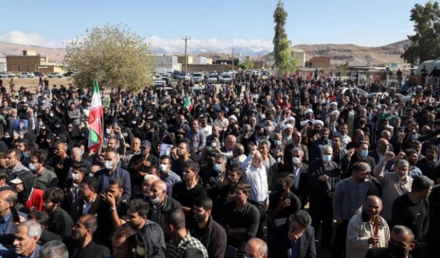 إيران: احتجاجات جديدة عقب جنازات غاضبة