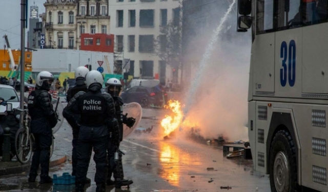 إضرام نيران وإغلاق طرقات: أعمال شغب في بلجيكا بعد الهزيمة من المغرب 