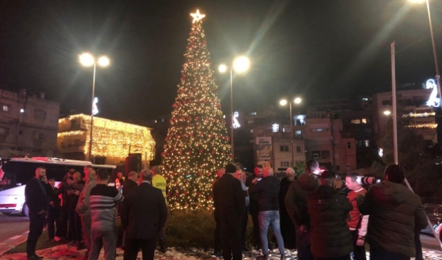 إضاءة شجرة الميلاد في يافة الناصرة: 