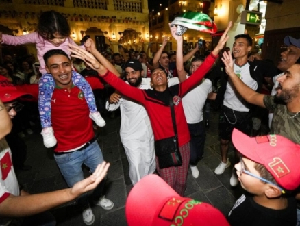 التفاف عربيّ حول منتخب المغرب في مونديال قطر