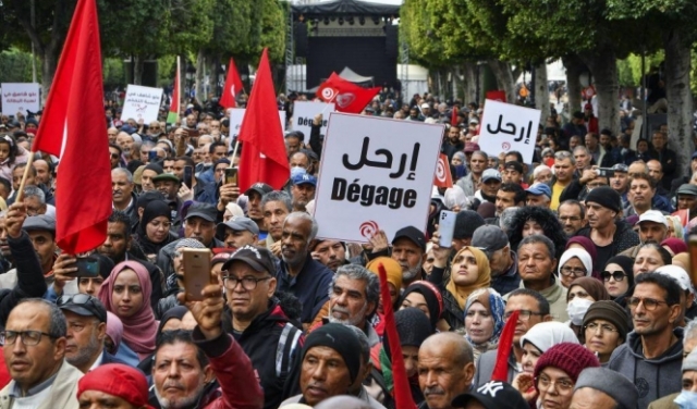 تونس: تظاهرة مطالبة بتنحي سعيّد قبل أسبوع من الانتخابات التشريعية