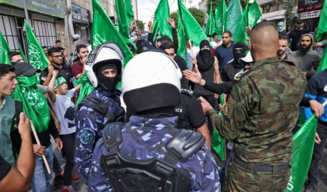 أمن السلطة يشن حملة لملاحقة ناشطين منعا لإحياء ذكرى انطلاقة حماس