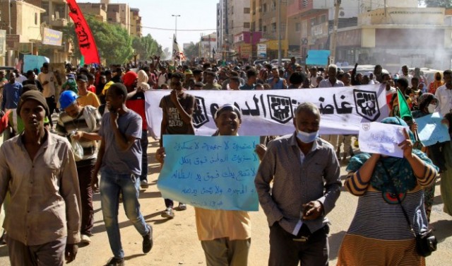 قمع احتجاجات في السودان رفضا للتسوية السياسية مع العسكر