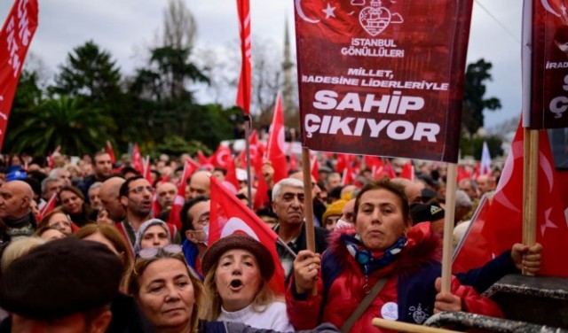 المعارضة التركية تستغل ملاحقة رئيس بلدية إسطنبول لإنعاش حملتها