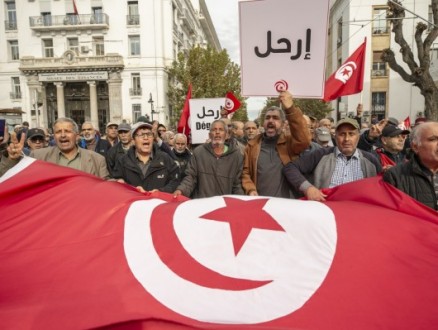 تونس: انتخاب برلمان خالٍ من الصلاحيات.. "إجراء شكلي" بخدمة قيس سعيّد