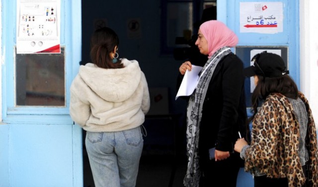 تونس: نسبة الانتخابات لم تتجاوز 9% وأحزاب المعارضة تطالب بتنحي سعيّد