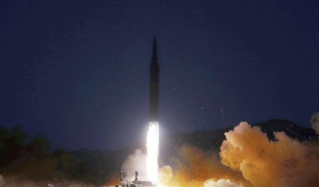 كوريا الشمالية تطلق صاروخين بالستيين  باتجاه بحر اليابان 