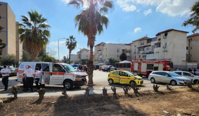 إصابة خطيرة لعامل إثر الاعتداء عليه في تل أبيب 