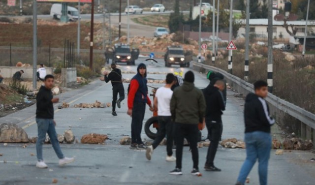 الضفة: إصابات بينها بالرصاص في مواجهات مع قوات الاحتلال