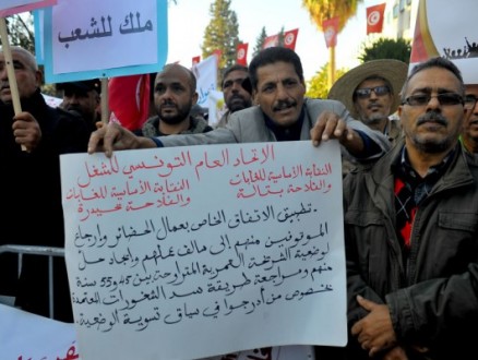 مشاورات نقابية مع القوى المدنية "لإخراج تونس من الأزمة"