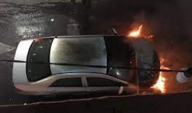  إرهاب المستوطنين يتصاعد: إحراق مركبات ومهاجمة منازل للفلسطينيين