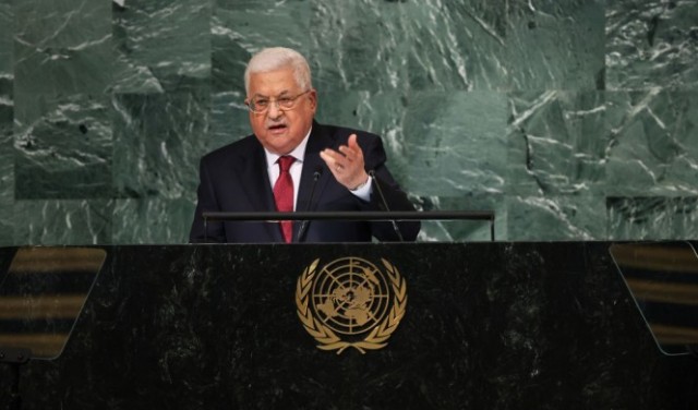 غانتس يهاتف محمود عبّاس ويهدد: التحركات الدولية ستضر بالفلسطينيين