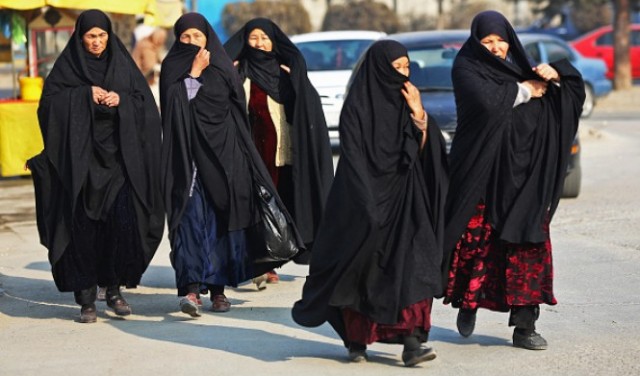 الأمم المتحدة تعلق مساعدات في أفغانستان بعد منع عمل النساء 