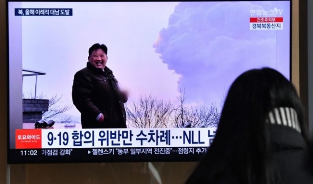 كوريا الشمالية تطلق 3 صواريخ بالستية قصيرة المدى