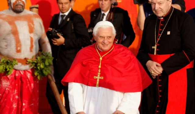الفاتيكان: وفاة البابا بنديكتوس السادس عشر سلف البابا فرنسيس