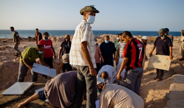 ليبيا: انتشال 18 جثة من مقبرة جماعية في سرت
