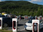 النروج تسجّل رقما قياسيا في 2022 باقتناء السيارات الكهربائية