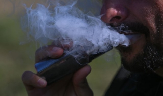 الصحة تحذر من تدخين سجائر إلكترونية تحتوي على مخدر 