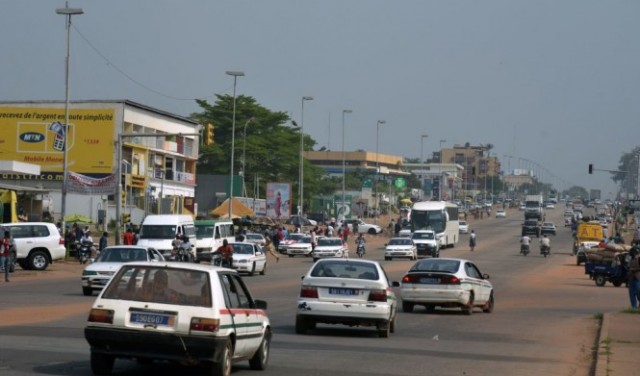 مصرع 14 وإصابة 73 شخصا في حادث طرق في ساحل العاج