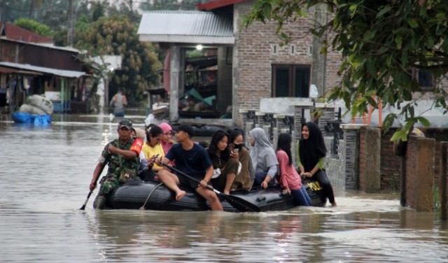إندونيسيا: تحذير من تسونامي إثر زلزال بقوة 7.9 درجات
